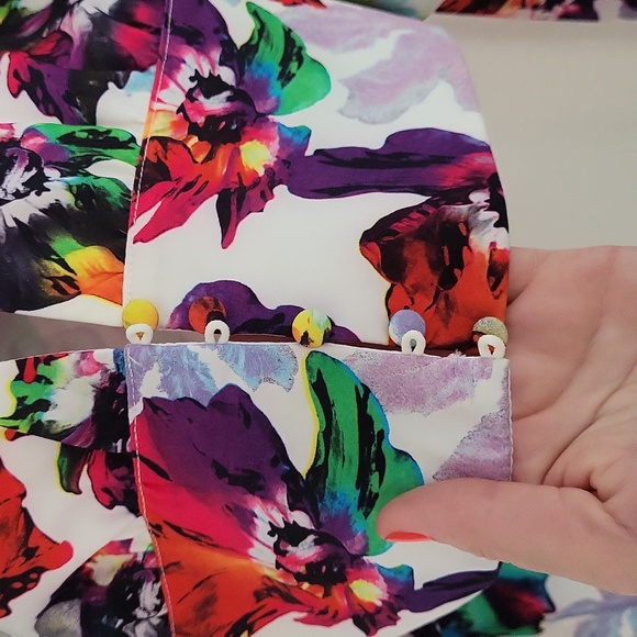 Rainbow floral tank - Picture 7 of 7